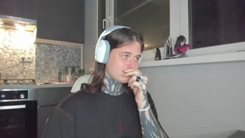 _torfin_ online show from March 8, 12:31 am