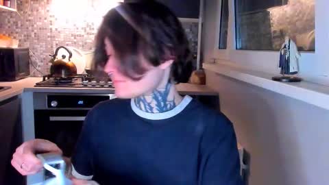 _torfin_ online show from March 7, 12:19 am