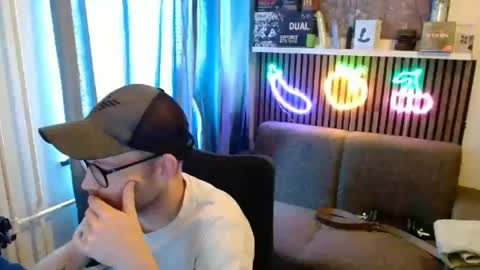_whoisthatguy_ online show from July 4, 11:24 am