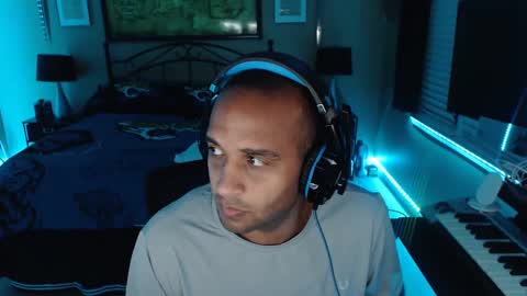 a4orce online show from March 8, 2:10 am