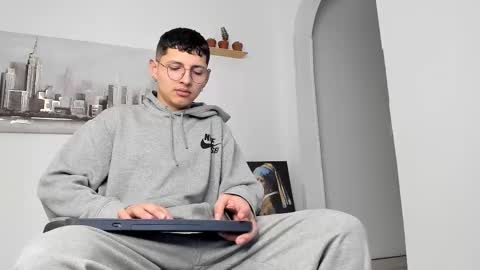 alejo online show from March 6, 2:41 am