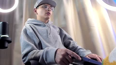 alejo online show from February 5, 1:15 am