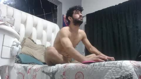 aaron_jones_1 online show from May 19, 4:30 am