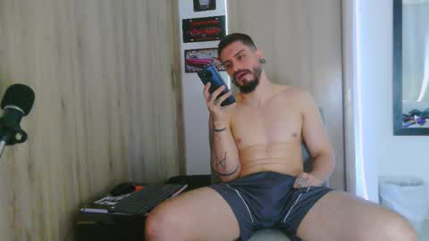 Aaron kwok online show from February 17, 11:25 pm