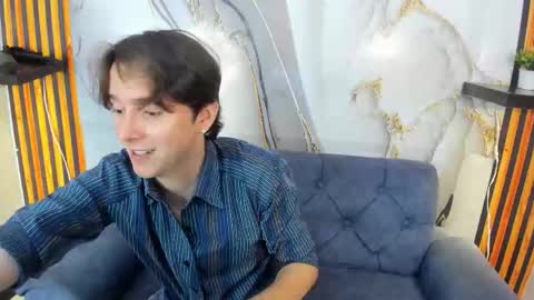 Aaron online show from October 24, 7:15 pm