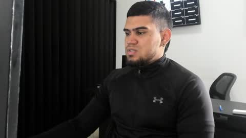 ig aaron hunter123 online show from February 20, 6:10 pm