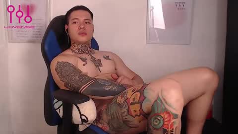 aaronsmith2_ online show from December 27, 1:22 am