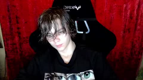 Snapshot of abbysal_blade chatting on December 24, 10:01 am abbysal_blade online show from December 24, 10:01 am