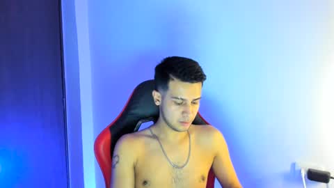 Independence model AbelAsburgo online show from July 8, 11:42 pm