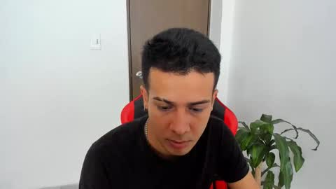 Independence model AbelAsburgo online show from March 29, 9:48 pm