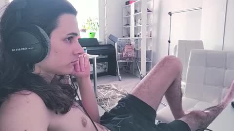 hi  cum in pvt noi extra tip online show from March 30, 12:17 pm