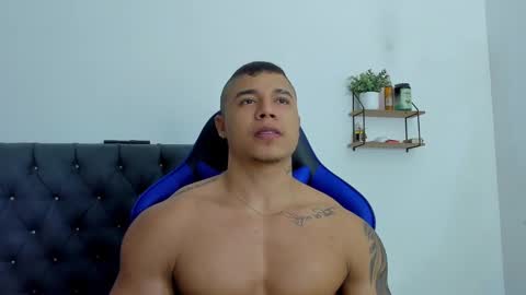 Snapshot of adam_boss chatting on October 19, 7:11 am adam boss online show from October 19, 7:11 am