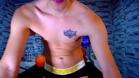 Snapshot of adam_hot11 chatting on October 13, 12:16 am adam hot11 online show from October 13, 12:16 am