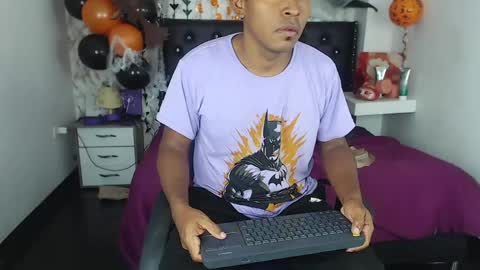 adam_morgan2 online show from October 23, 7:01 am