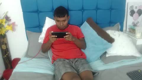 adam_morgan2 online show from November 11, 4:50 am