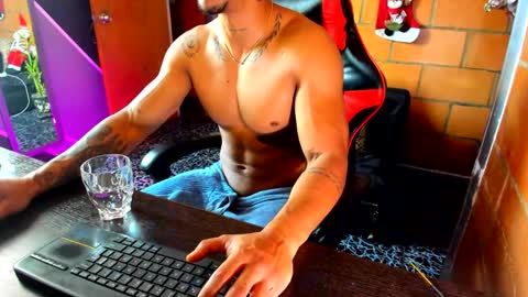 Adam Valencia online show from December 14, 1:49 pm