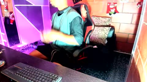 Adam Valencia online show from December 24, 2:43 am