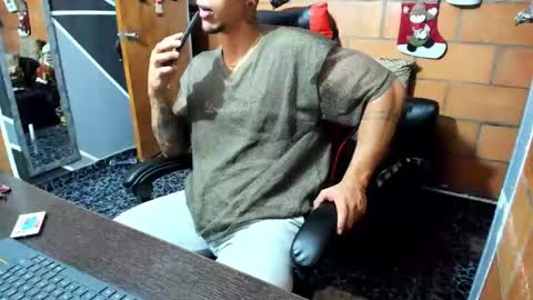 Adam Valencia online show from December 29, 3:44 am