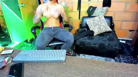 Adam Valencia online show from February 27, 3:14 am