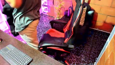 Adam Valencia online show from January 21, 4:55 am