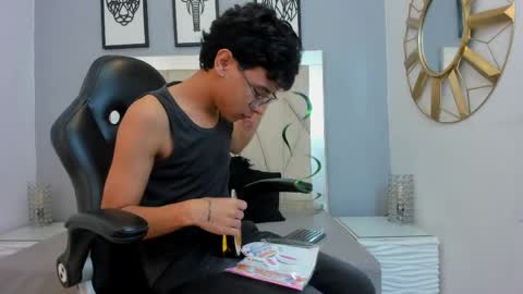 Adams Bobby online show from April 4, 11:07 am