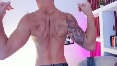 Im Adams Sanz online show from February 24, 9:15 pm