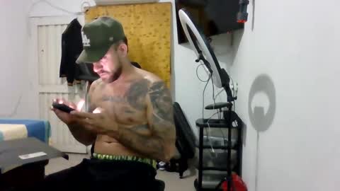 Snapshot of adan_carter chatting on October 7, 9:08 pm adan_carter online show from October 7, 9:08 pm