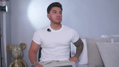 Adan Johns online show from June 7, 12:23 pm