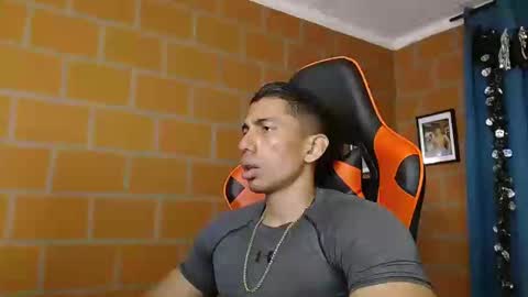 Snapshot of adan_sin1 chatting on February 22, 6:37 pm Adan Sin online show from February 22, 6:37 pm