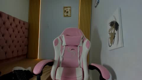 Snapshot of adri_sexboy229 chatting on September 16, 12:39 pm adri_sexboy229 online show from September 16, 12:39 pm