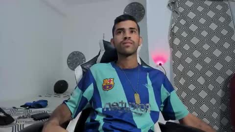 Snapshot of adri_sexboy229 chatting on October 17, 7:01 am adri_sexboy229 online show from October 17, 7:01 am
