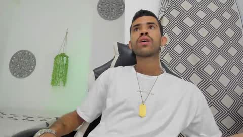 Snapshot of adri_sexboy229 chatting on October 19, 5:34 am adri_sexboy229 online show from October 19, 5:34 am
