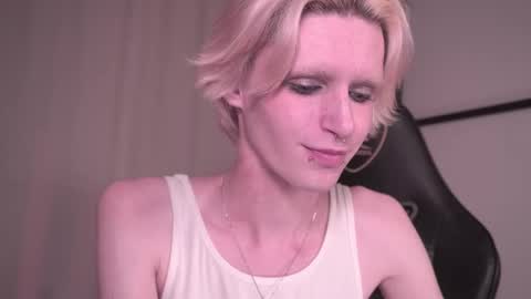 adrian_the_one_ online show from January 9, 8:55 pm