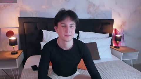 adrianoaubert online show from February 12, 10:35 am