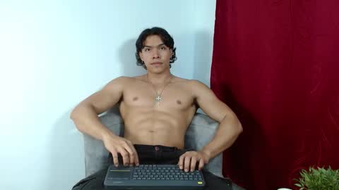 adriel_escalante online show from October 21, 2:14 am