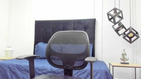 Snapshot of adrien_roche888 chatting on March 4, 11:22 pm Adrein Roche online show from March 4, 11:22 pm