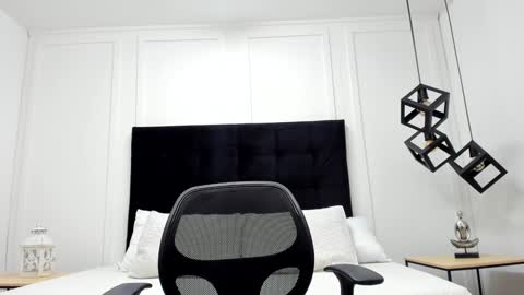 Snapshot of adrien_roche888 chatting on February 5, 11:17 pm Adrein Roche online show from February 5, 11:17 pm
