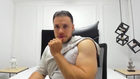 Adrein Roche online show from October 30, 1:19 am