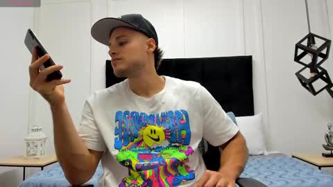 Snapshot of adrien_roche888 chatting on January 28, 11:39 pm Adrein Roche online show from January 28, 11:39 pm