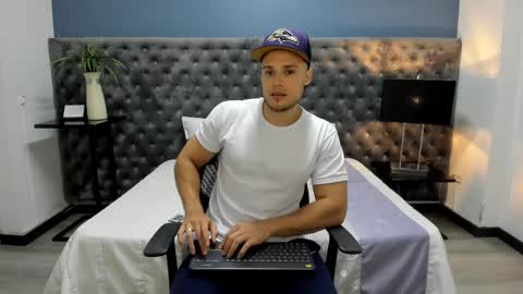 Snapshot of adrien_roche888 chatting on February 25, 12:47 am Adrein Roche online show from February 25, 12:47 am
