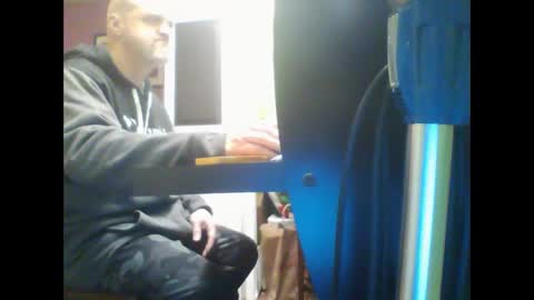 afr10221966 online show from December 18, 11:34 am