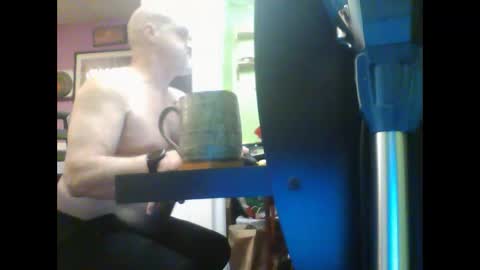 afr10221966 online show from December 30, 11:48 am