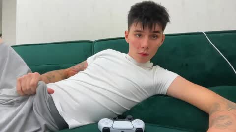 Mark online show from April 1, 7:22 pm