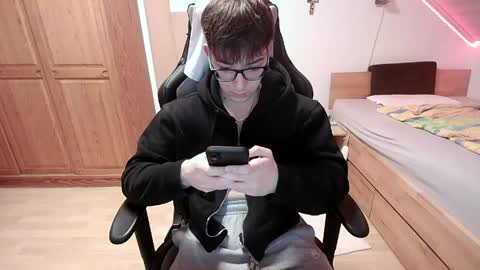 Lukas online show from April 1, 7:33 pm