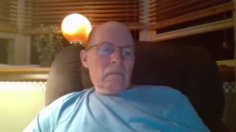 aguynrkfrd online show from September 15, 9:10 am