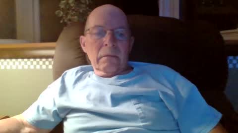 aguynrkfrd online show from July 30, 10:03 am
