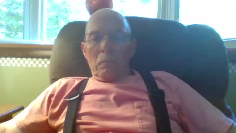aguynrkfrd online show from July 4, 3:48 pm