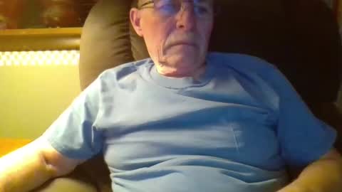 aguynrkfrd online show from December 16, 10:08 am