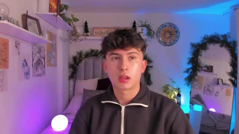 A H  online show from November 29, 10:23 pm