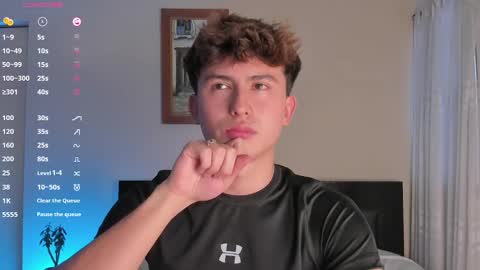 A H  online show from December 5, 10:45 pm